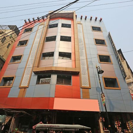 Oyo 10338 Hotel Aadesh Palace Varanasi Dış mekan fotoğraf