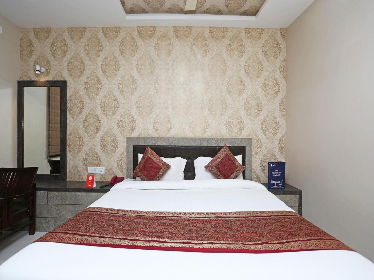 Oyo 10338 Hotel Aadesh Palace Varanasi Dış mekan fotoğraf