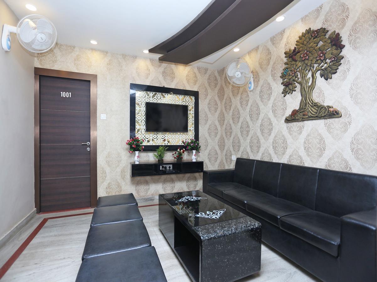 Oyo 10338 Hotel Aadesh Palace Varanasi Dış mekan fotoğraf